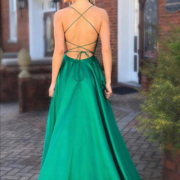 Black long dress open back - Picture 2 of 5